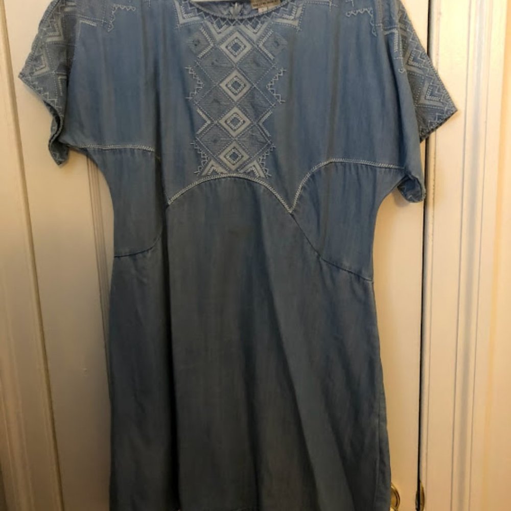 Anthro Chambray embroidery dress- Size Small